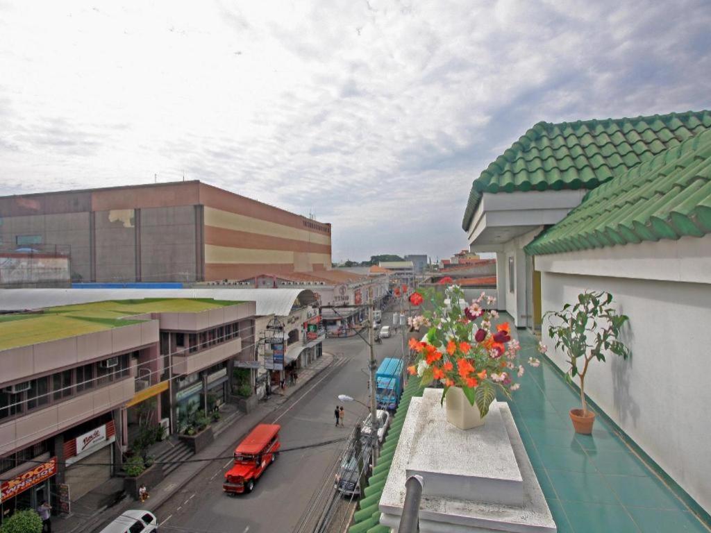 Hotel Galleria Davao Zewnętrze zdjęcie