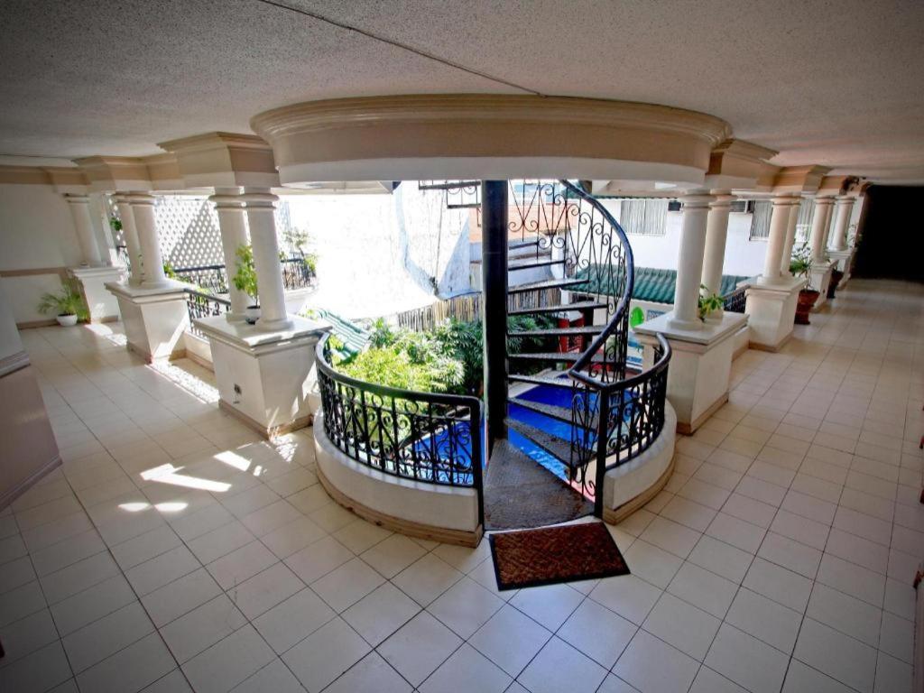 Hotel Galleria Davao Zewnętrze zdjęcie