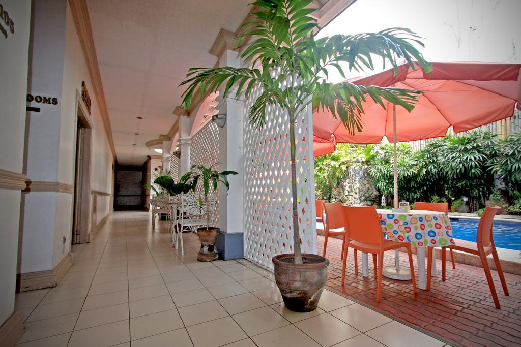 Hotel Galleria Davao Zewnętrze zdjęcie